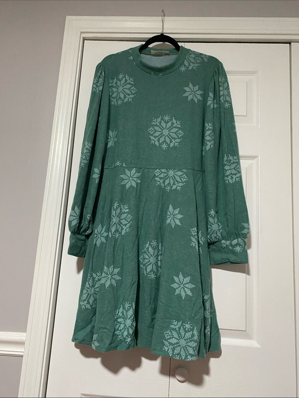 Haptics Green Snowflake Knit Long-Sleeve Dress
